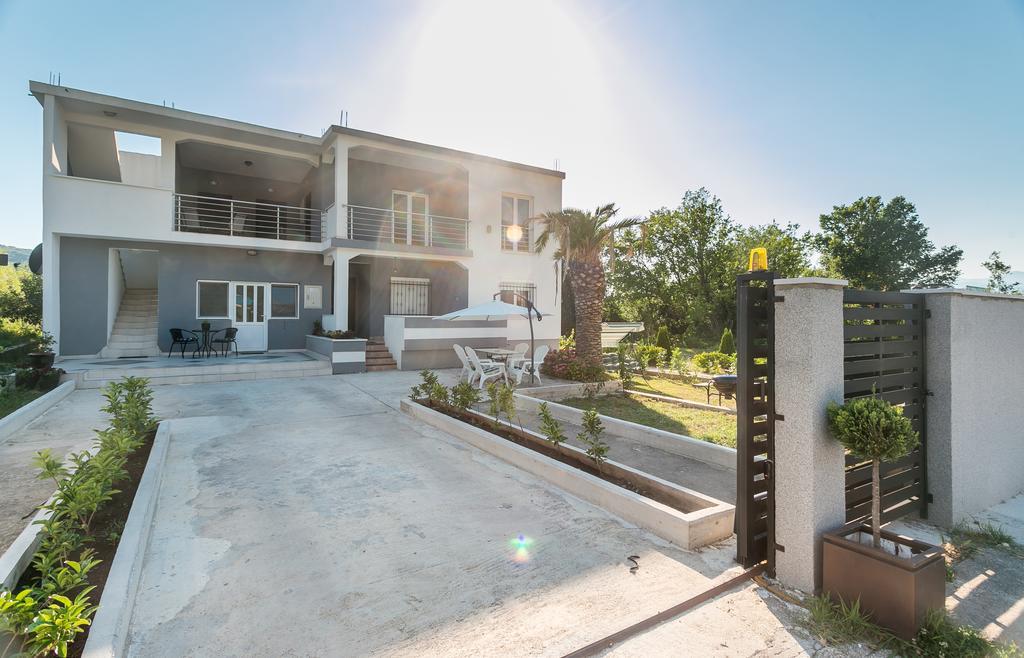 Tramonto Apartments Radanovici Bagian luar foto